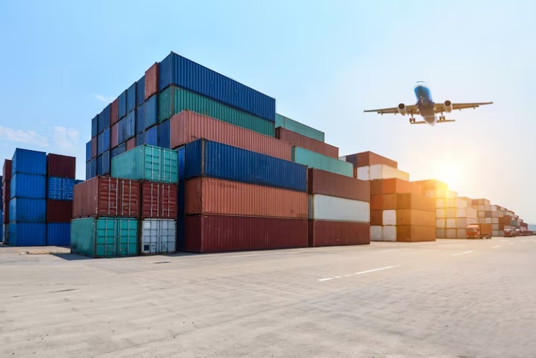 How Flyment Express Incorporates Technology in Logistics