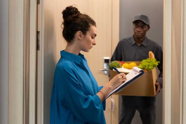 Industries That Benefit from Overnight Courier Services